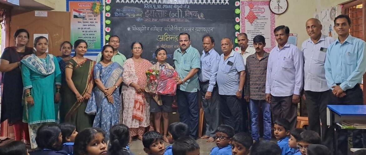 *शिष्यवृत्ती परीक्षेत वेंगुर्ले तालुक्यात प्रथम आलेला श्रीनिवास मयेकर या विद्यार्थ्याचा भाजपा च्या वतीने शाळेत जाऊन सत्कार*
