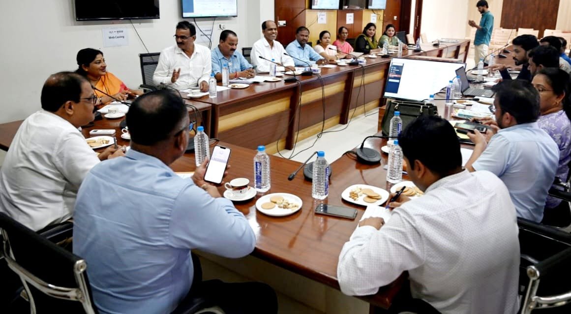 *” मुख्यमंत्री माझी लाडकी बहीण ” या योजनेत सावंतवाडी विधानसभा मतदारसंघात ४२,९४१ भगिनी पात्र* —– *प्रसंन्ना उर्फ बाळु देसाई*