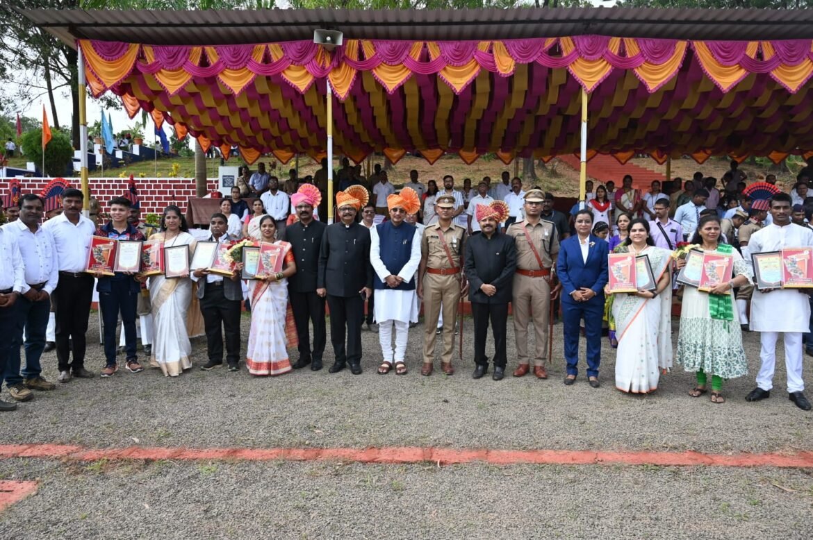 _स्वातंत्र्य दिनानिमित्त ध्वजारोहणाचा शासकीय समारंभ_