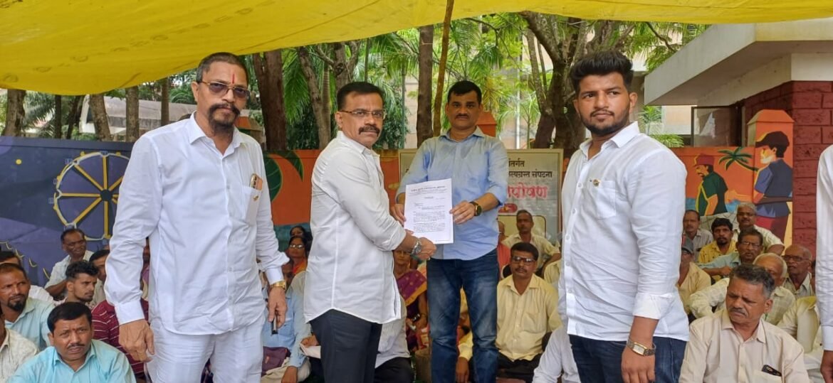 नवीन कुर्ली प्रकल्पग्रस्तांच्या प्रलंबित मागण्यांच्या संदर्भात धर्मग्रस्त यांनी छेडले आमरण उपोषण