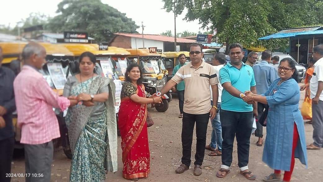 फोंडाघाट  गावातं एक राखी व्यसनमुक्तीच्या वचनाच