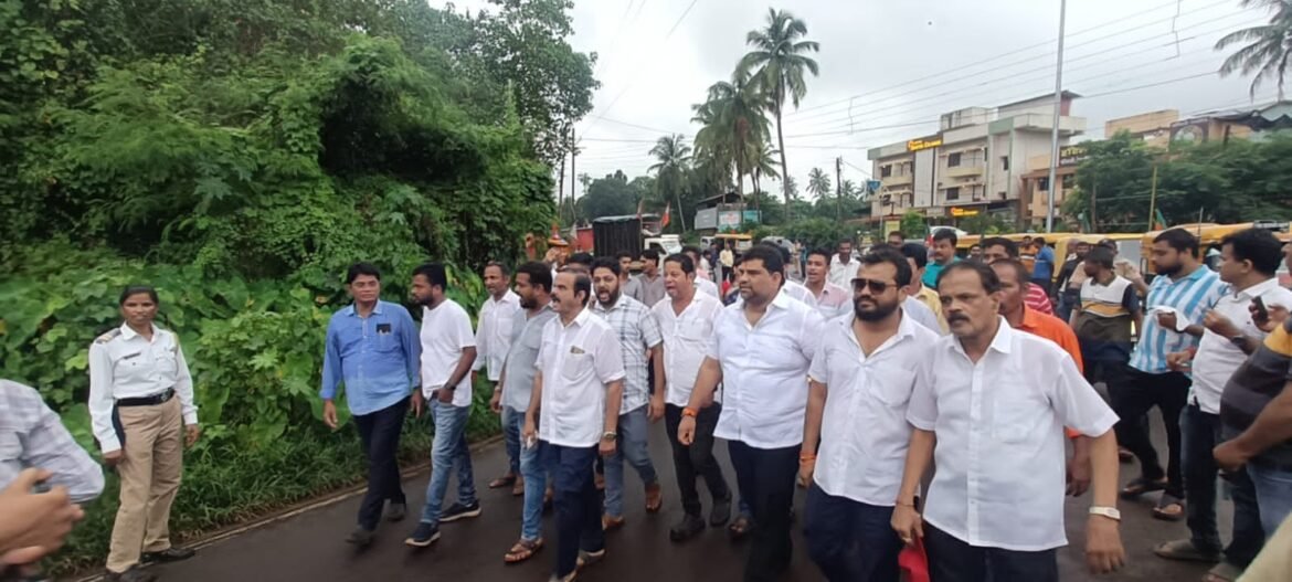 आमदार वैभव नाईक व कुडाळ,मालवण वासियांच्या वतीने नारळी पौर्णिमा मोठया उत्साहात साजरी*
