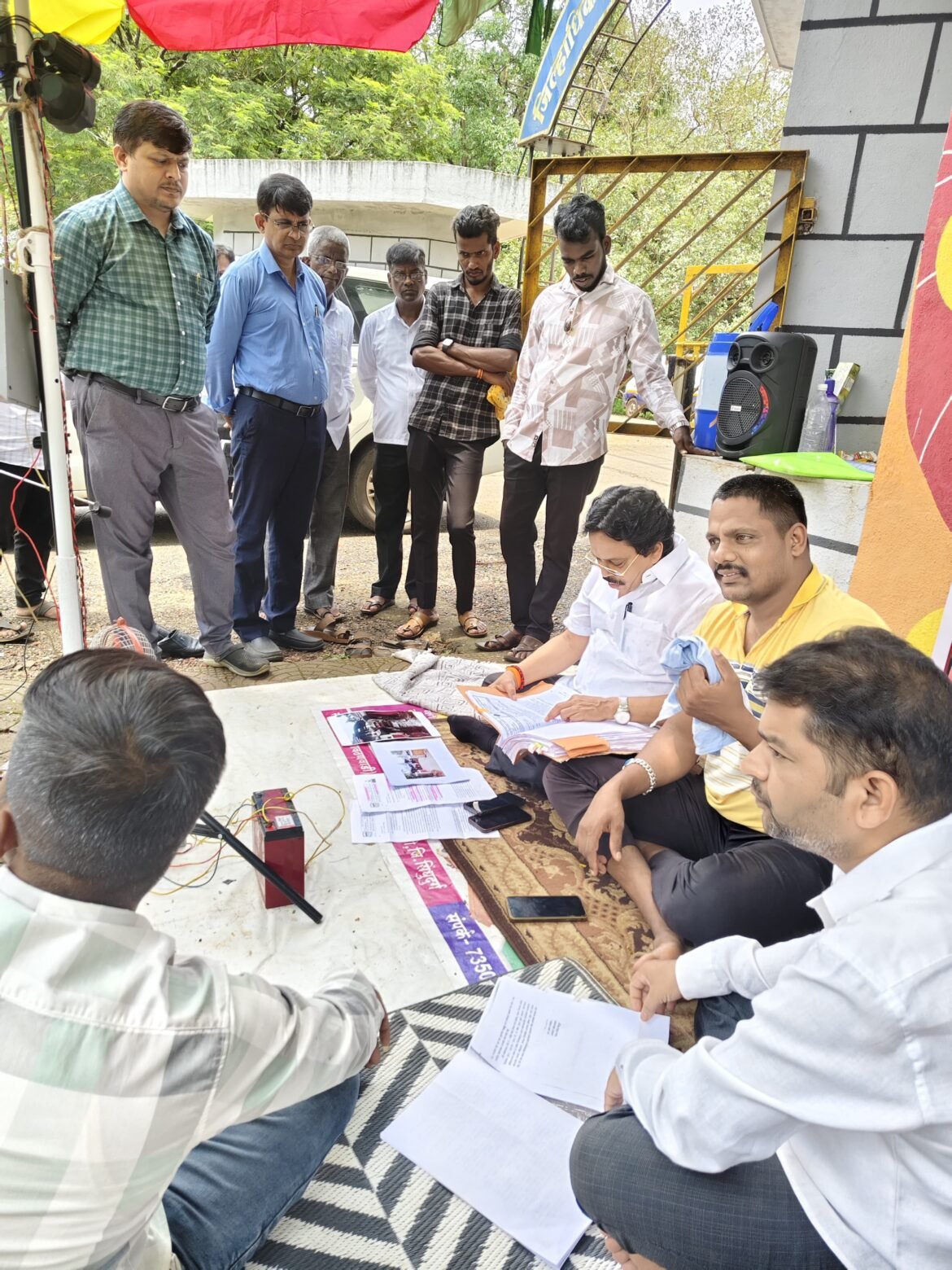 जिल्हाधिकारी कार्यालयासमोरील उपोषणाला शिवसेना जिल्हाप्रमुख संदेश पारकर यांचा पाठिंबा