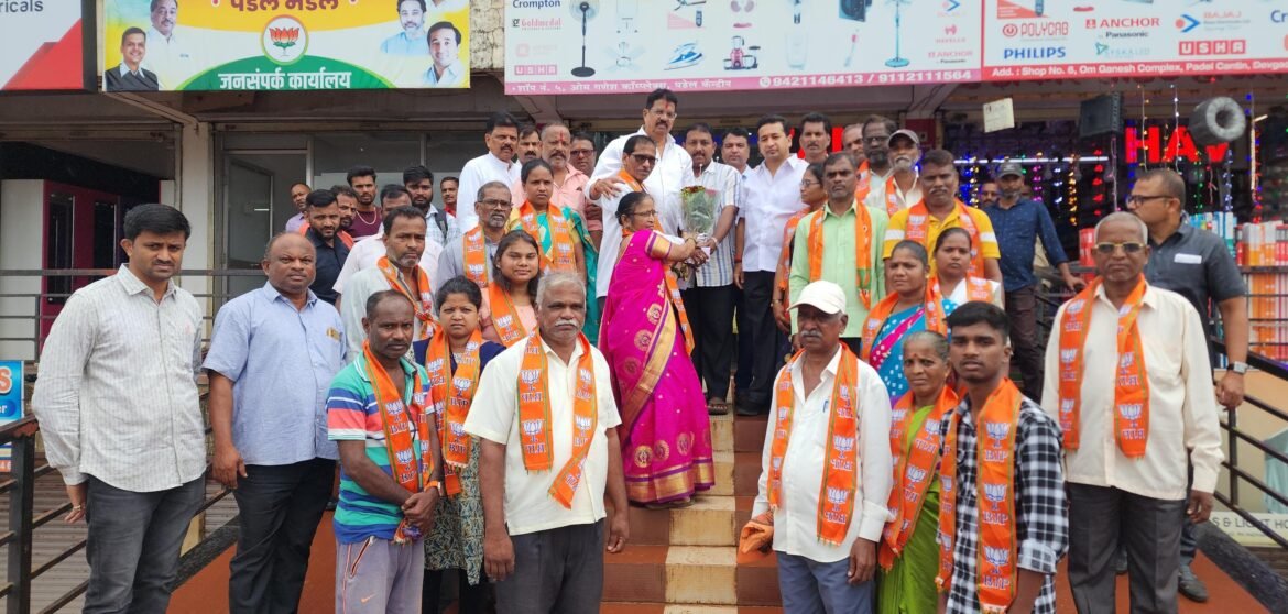 वाडा गावच्या माजी सरपंच शितल वाडेकर यांच्यासह शेकडो ग्रामस्थांचा आ. नितेश राणे यांच्या हस्ते भाजपमध्ये प्रवेश