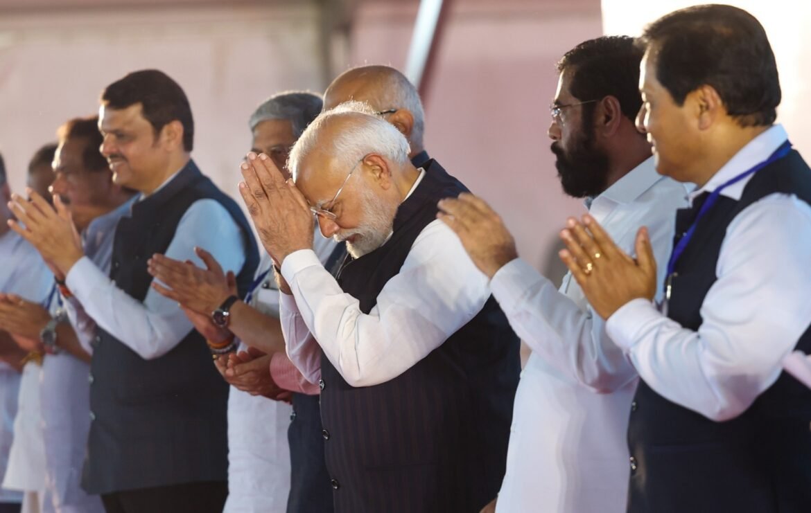 छत्रपती शिवाजी महाराज हे आमचे आराध्य दैवत..! मी आज नतमस्तक होऊन त्यांची माफी मागतो – पंतप्रधान नरेंद्र मोदींनी मागितली जाहीर माफी*