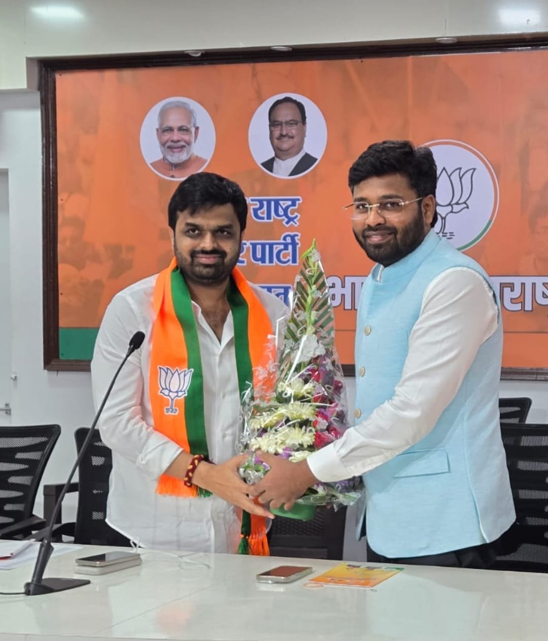 भाजपा युवा मोर्चाचे नूतन प्रदेशाध्यक्ष अनुपदादा मोरे यांना विशाल परब यांनी दिल्या शुभेच्छा….
