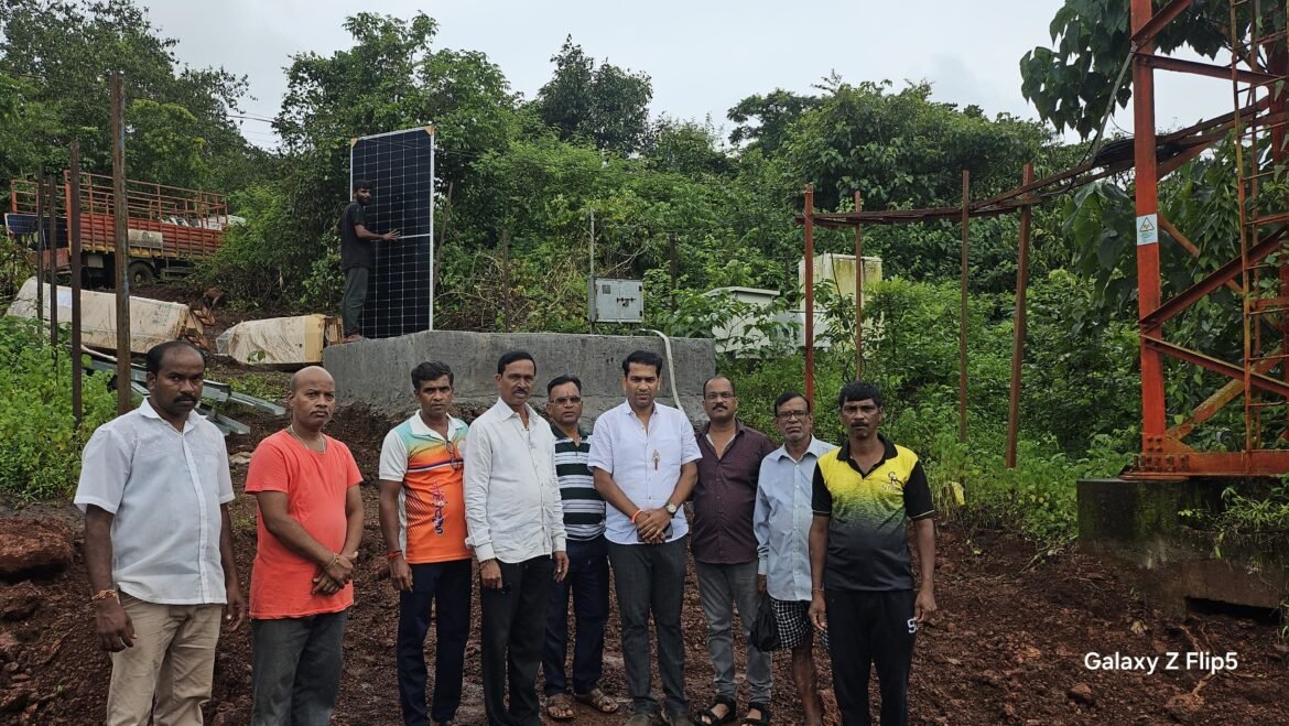 *आरे येथील BSNL टॉवर च्या नेटवर्क समस्येची युवासेना जिल्हाप्रमुख सुशांत नाईक व तालुकाप्रमुख मिलींद साटम यांनी केली पाहणी*