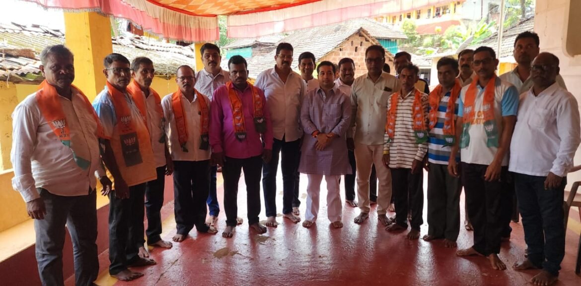 बापर्डे कवठाळ वाडीतील उबाठा गटाच्या कार्यकर्त्यांचा आमदार नीतेशजी राणे साहेब यांच्या उपस्थितीत भाजपा मध्ये प्रवेश