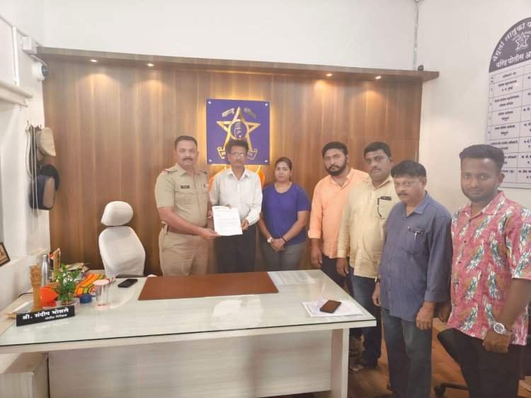 सामाजिक तेढ निर्माण करणाऱ्यांवर कारवाई करा. राष्ट्रीय काँग्रेसच्या वतीने पोलीस निरीक्षकांना निवेदन सादर.