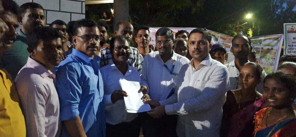 आकाश फिश मिलल विरोधातील बेमुदत उपोषण आंदोलन अखेर माजी केंद्रीय मंत्री नारायण राणे यांच्या मध्यस्थी नंतर रात्री उशिरा मागे