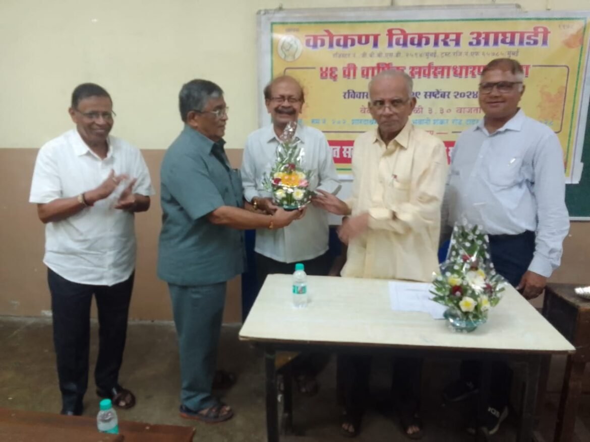कोकणातील तरुण पिढी राजकारणी नेत्यांच्या दावणीला बांधली गेल्याने कोकणचा विकास खुंटला
