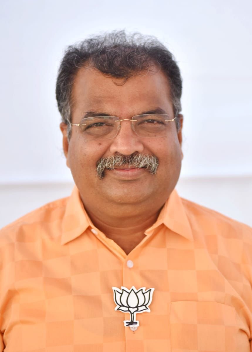 आंगणेवाडीचा आशीर्वाद घेऊन रविंद्र चव्हाण उद्यापासून करणार महाराष्ट्रात प्रचाराचा शुभारंभ