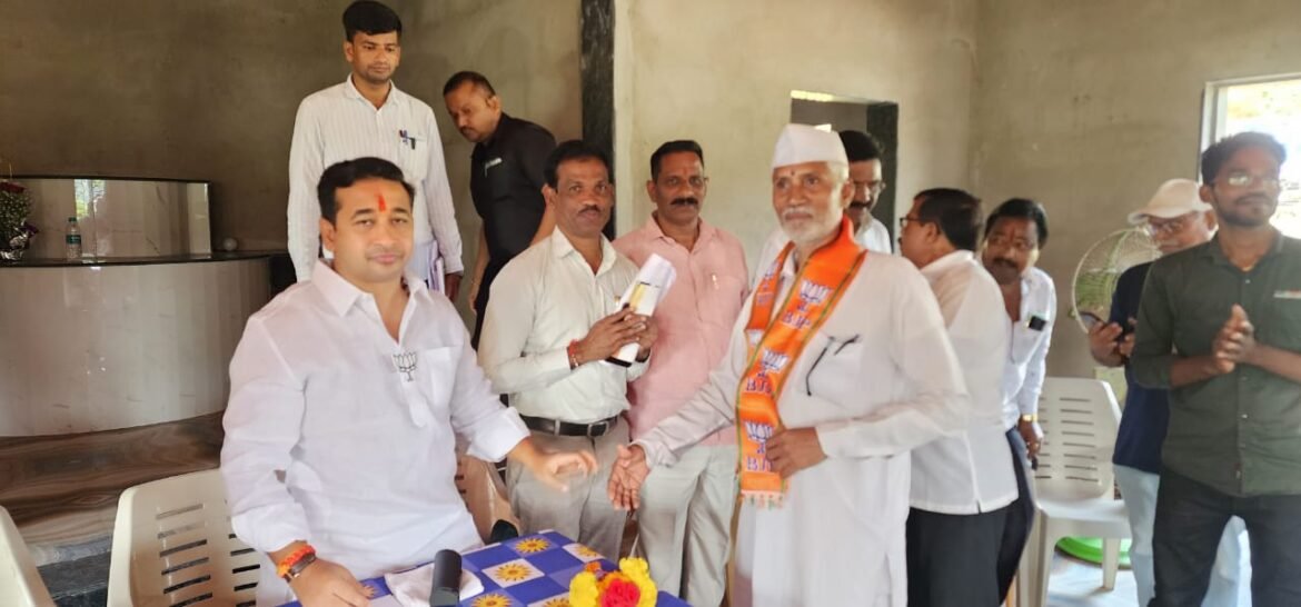 आखवणे, भोम पुनर्वसन येथील उबाठाचे माजी शाखाप्रमुख सुरेश उर्फ बुवा पांचाळ यांचा भाजपात प्रवेश