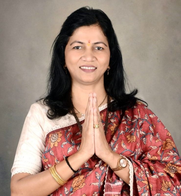 *मी योग्य ठिकाणीच आहे. स्वाभिमानाने राहील, निष्ठा बदलणार नाही – अर्चना घारे – परब*