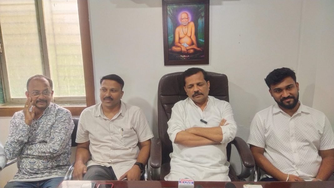 आम्ही असे बॅनर लावू की तेलींना निवडणूक सोडून कणकवलीत जावे लागेल – संजू परब…*