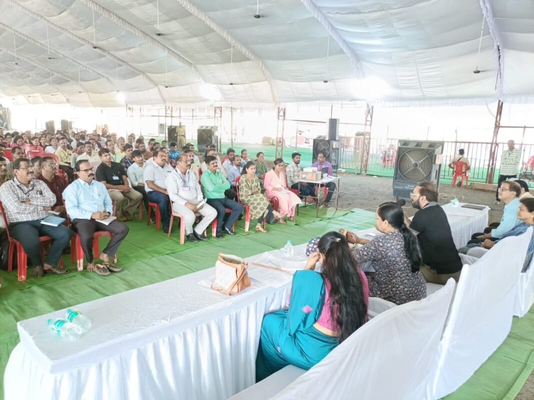 मतमोजणीसाठी कर्मचाऱ्यांचे कुडाळ येथे झाले प्रशिक्षण