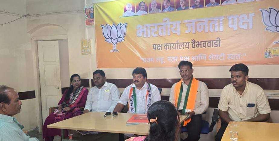 आजारी रुग्णांना आधार देण्याचे काम नितेश राणे यांनी केले अबीद नाईक