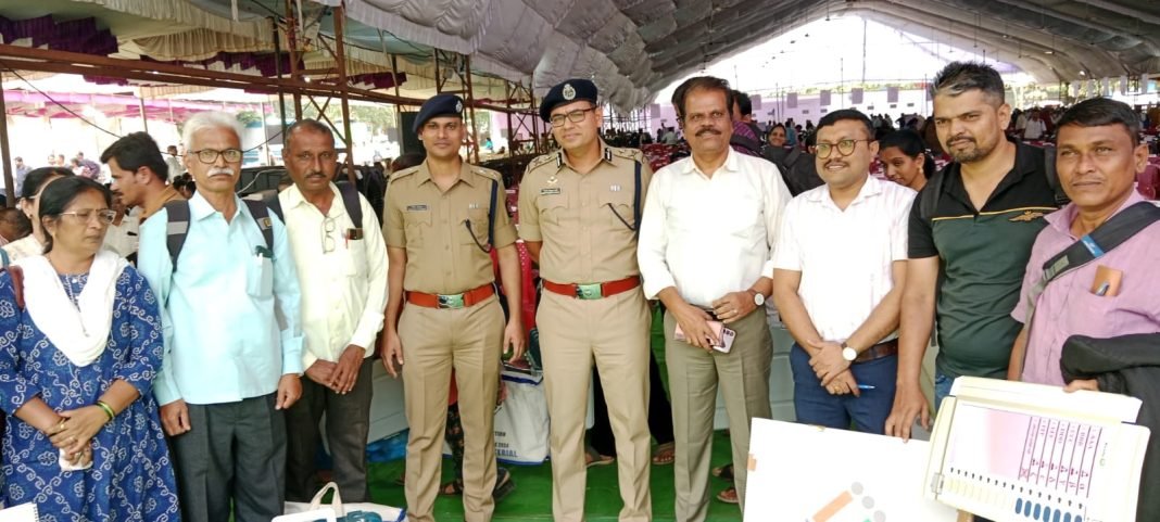 सावंतवाडी मतदारसंघातील 310 केंद्रावर कर्मचारी रवाना