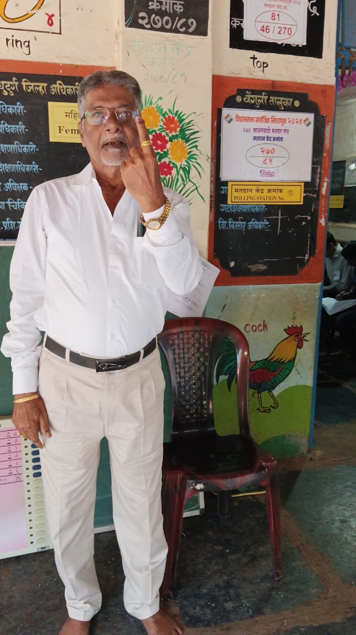 माजी आम.शंकर कांबळी यांनी बजावला मतदानाचा हक्क