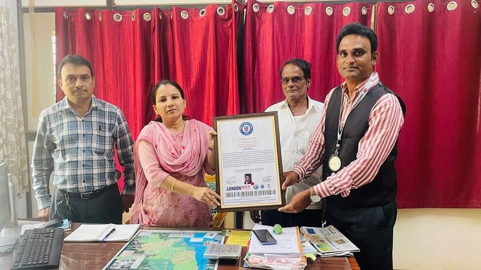 जगातल्या पहिल्या हापूस आंबा पेटीचा मान मालवणला