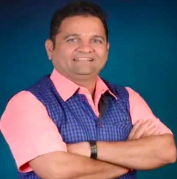 मळेवाड गावात जिल्हा बँकेच्या एटीएमची मागणी – हेमंत मराठे