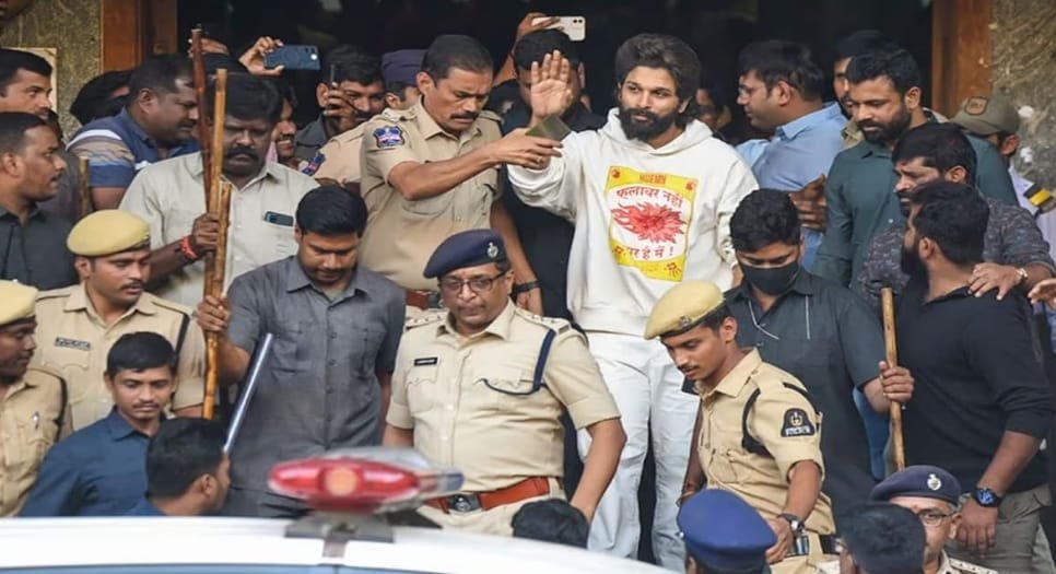 अल्लू अर्जुनला १४ दिवसांची न्यायालयीन कोठडी, अभिनेत्याची तेलंगणा हायकोर्टात धाव!