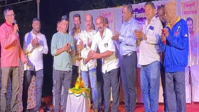 त्रिमूर्ती मित्रमंडळाने “दिपावली शो टाईमच्या “माध्यमातून कलाकारांना व्यासपीठ दिले – अशोक दळवी