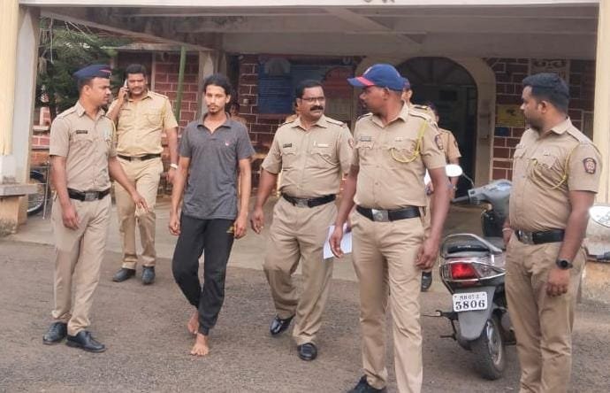कोळोशी खून प्रकरणातील संशयित आरोपी सिद्धिविनायक पेडणेकर याला न्यायालयीन कोठडी