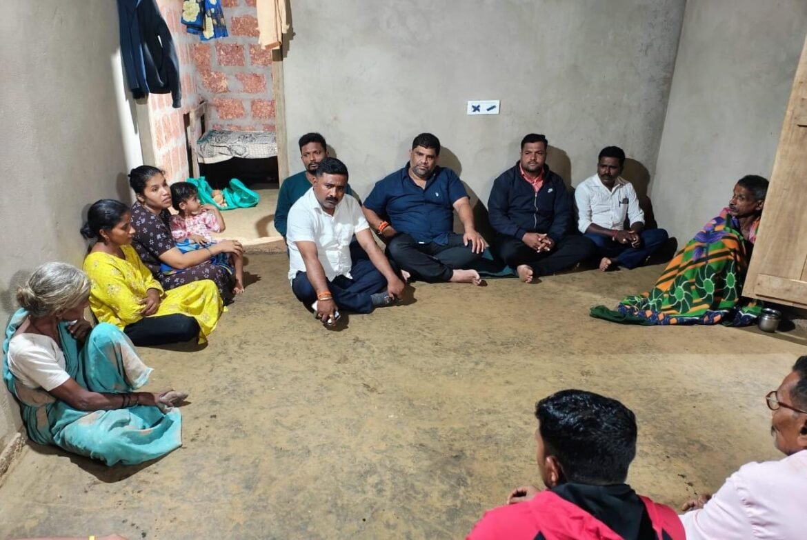 महादेवाचे केरवडे येथील डांगी कुटुंबियांचे माजी आमदार वैभव नाईक यांनी केले सांत्वन