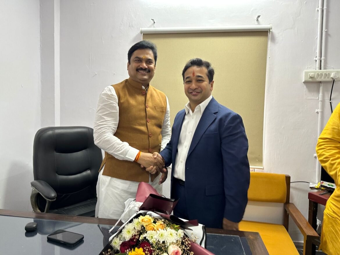 कॅबिनेट मंत्री नितेश राणे यांनी दिल्या आम.प्रा.राम शिंदे यांना शुभेच्छा 