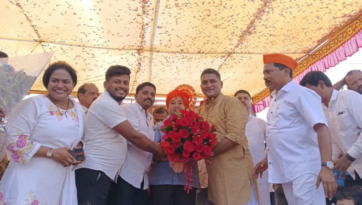 खारेपाटण येथे नाम.नितेश राणेंचे राष्ट्रवादी युवक जिल्हाध्यक्ष प्रफुल्ल सुद्रिक यांनी केले स्वागत