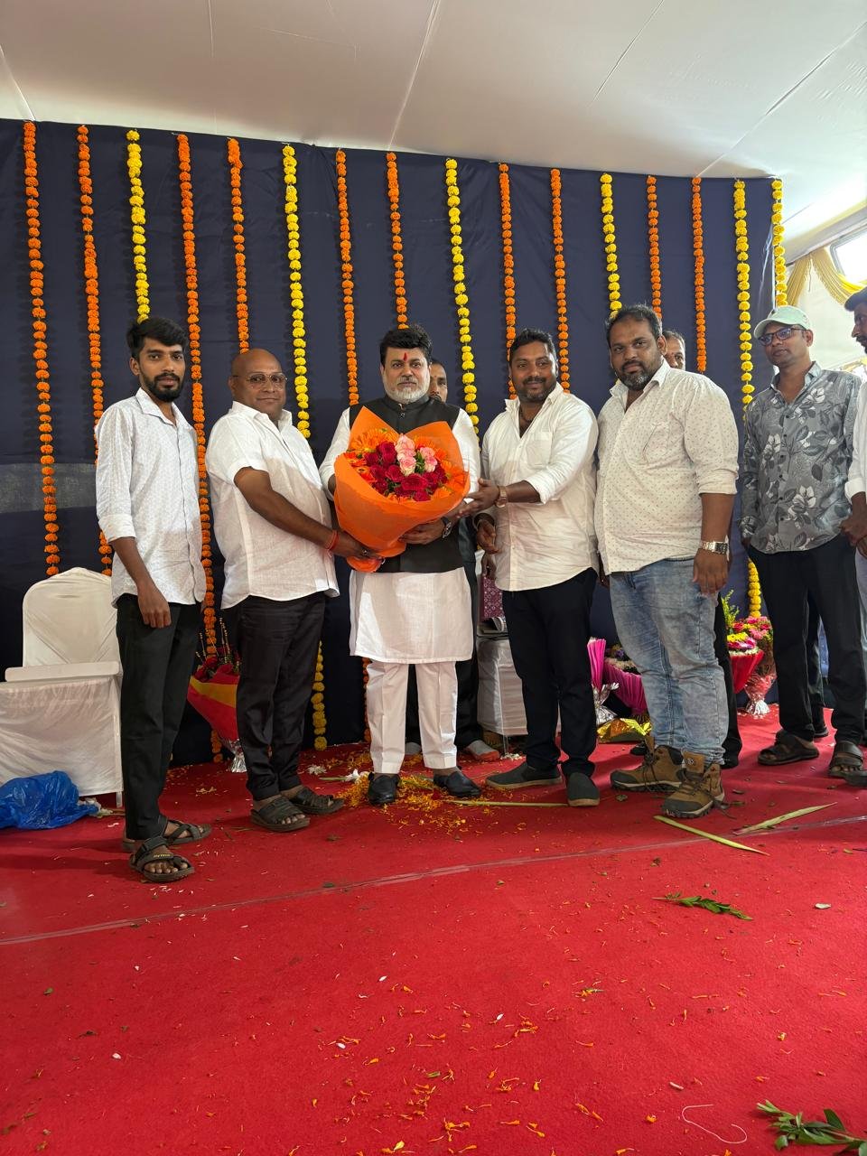 महाराष्ट्र राज्याचे उद्योगमंत्री मा.ना.उदयजी सामंत साहेब यांची अभिष्टचिंतन सोहळ्यानिमित भेट घेऊन दिल्या शुभेच्छा