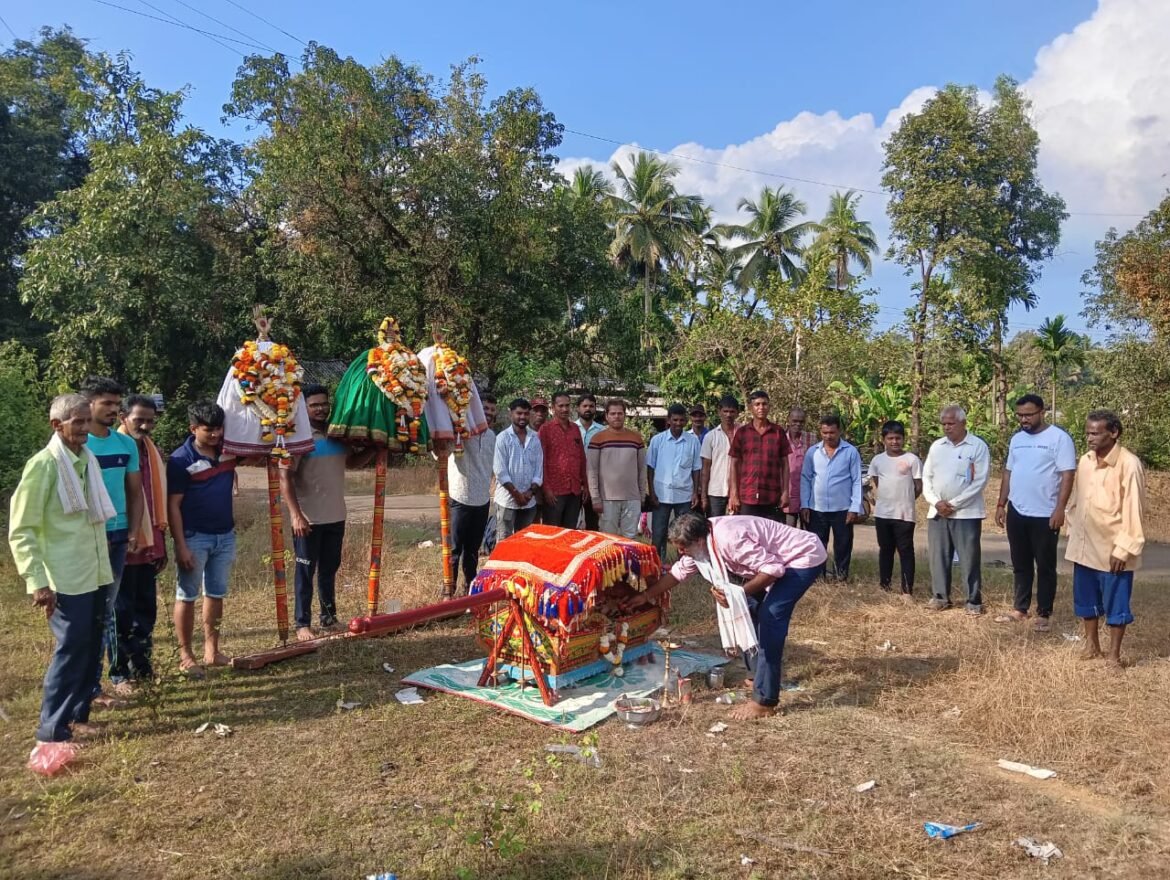 निगुडे गावचे ग्रामदैवत श्रीदेवी माऊली पालखी तरंगकाठी संपूर्ण गावामध्ये फिरवून आज अखेर सांगता