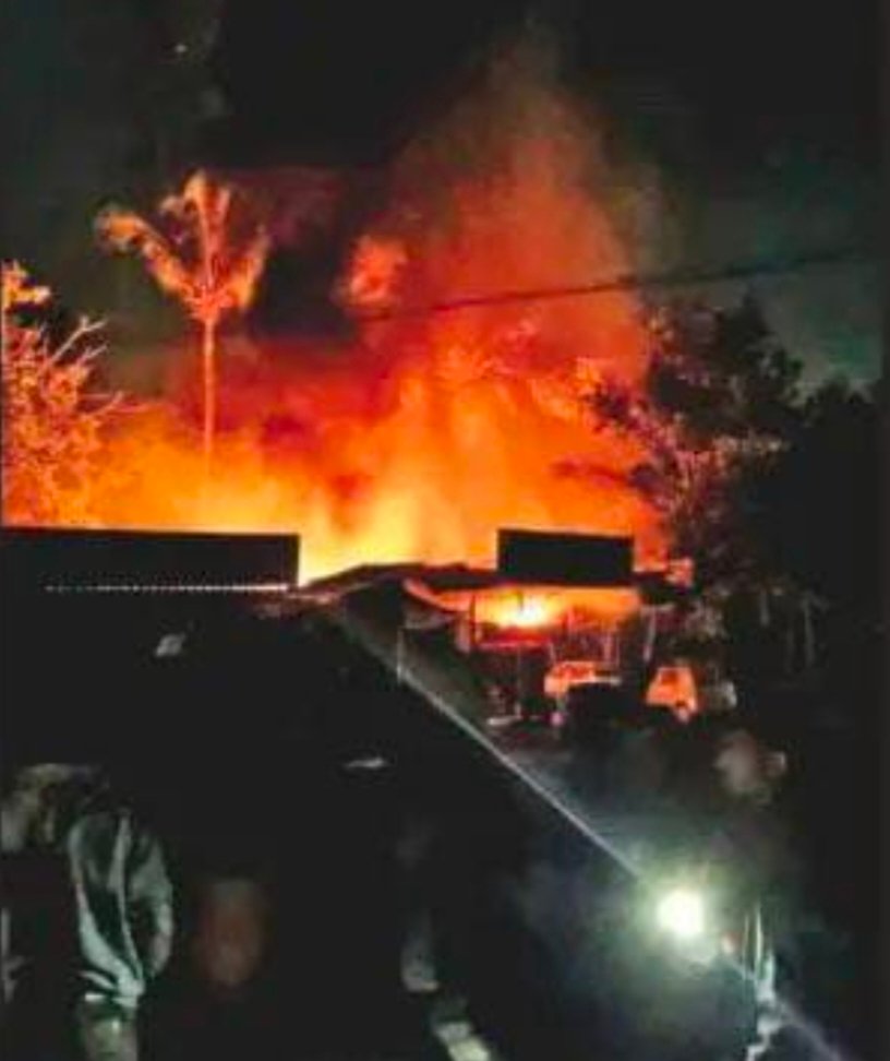 देवरूखमध्ये हॉटेलला भीषण आग