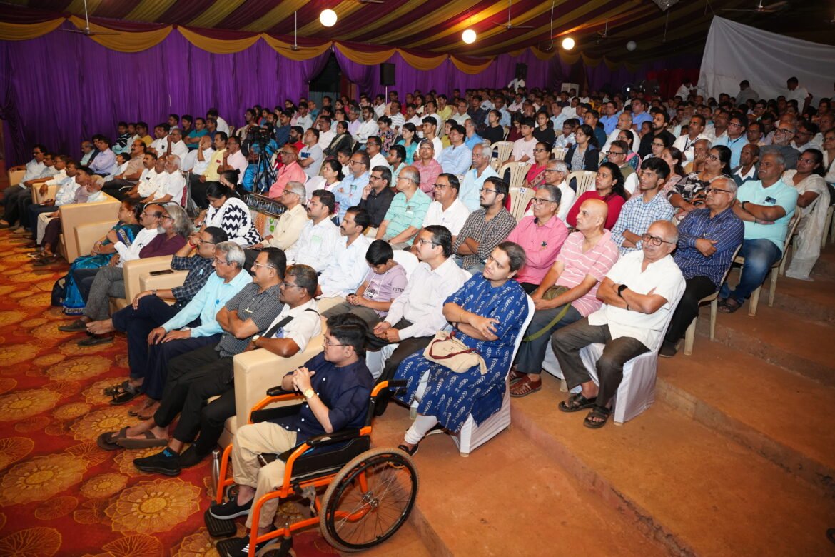 *कणकवली तालुका व्यापारी संघाच्यावतीने कृत्रिम बुद्धिमत्ता ,आधुनिक तंत्रज्ञान संधी व आव्हाने या विषयी प्रसिद्ध लेखक व संगणक तज्ञ अच्युत गोडबोले यांचे व्याख्यान संपन्न*