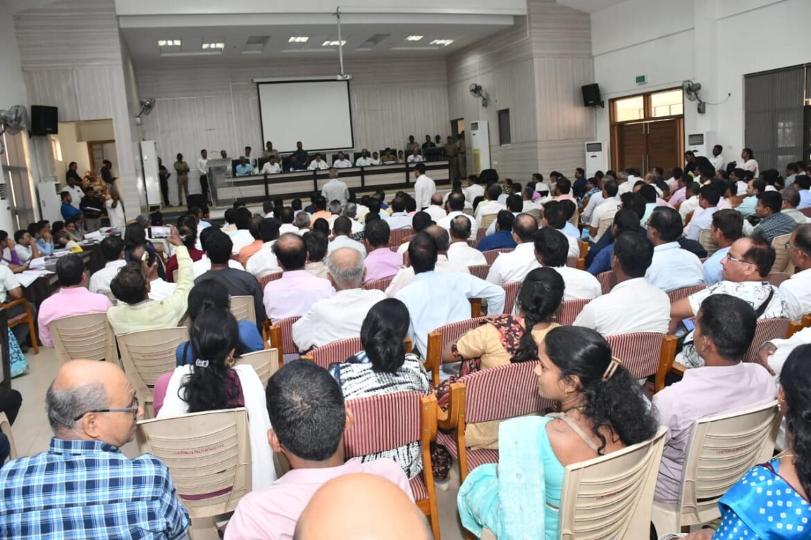 प्रजासत्ताक दिनाच्या पूर्वसंध्येचा पालकमंत्री नितेश राणे यांचा”न्याय दरबार” सिंधुदुर्ग साठी नवा पायंडा