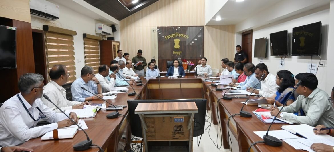 पूर रोखण्यासाठी नद्यांमधील गाळ काढण्याला प्राधान्य -पालकमंत्री नितेश राणे