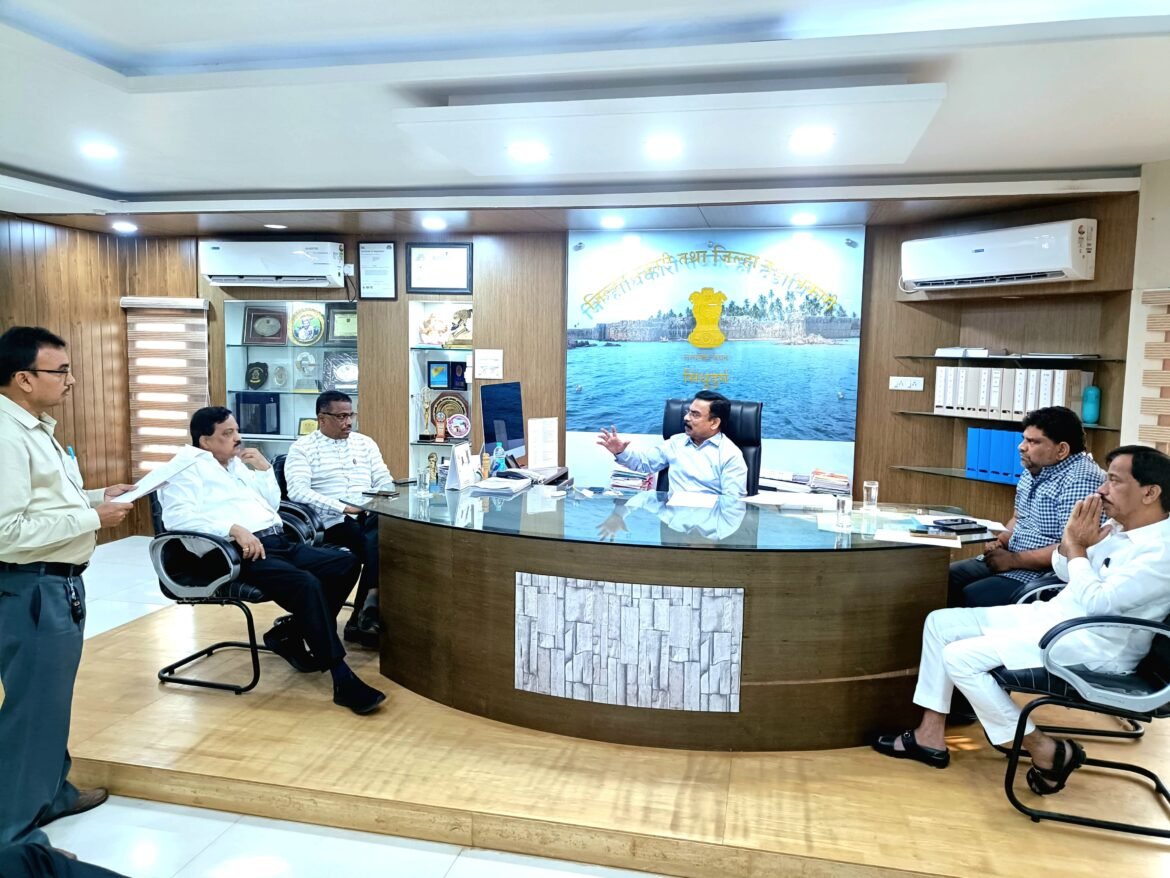 प्रलंबित आंबा, काजू फळपीक विम्याची रक्कम ८ दिवसांत शेतकऱ्यांच्या खात्यात जमा होणार; जिल्हाधिकारी यांची ग्वाही