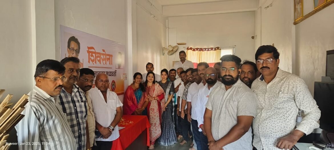 कुडाळ शिवसेनेच्या वतीने हिंदुह्रदयसम्राट शिवसेनाप्रमुख स्वर्गीय बाळासाहेब ठाकरे यांची जयंती साजरी
