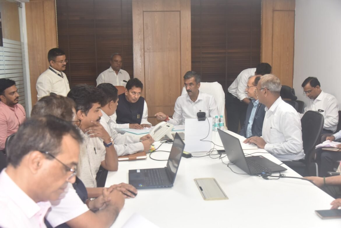 सिंधुदुर्ग जिल्ह्यातील पर्यटन प्रकल्प गतीने पूर्ण करा- पर्यटनमंत्री शंभूराज देसाई