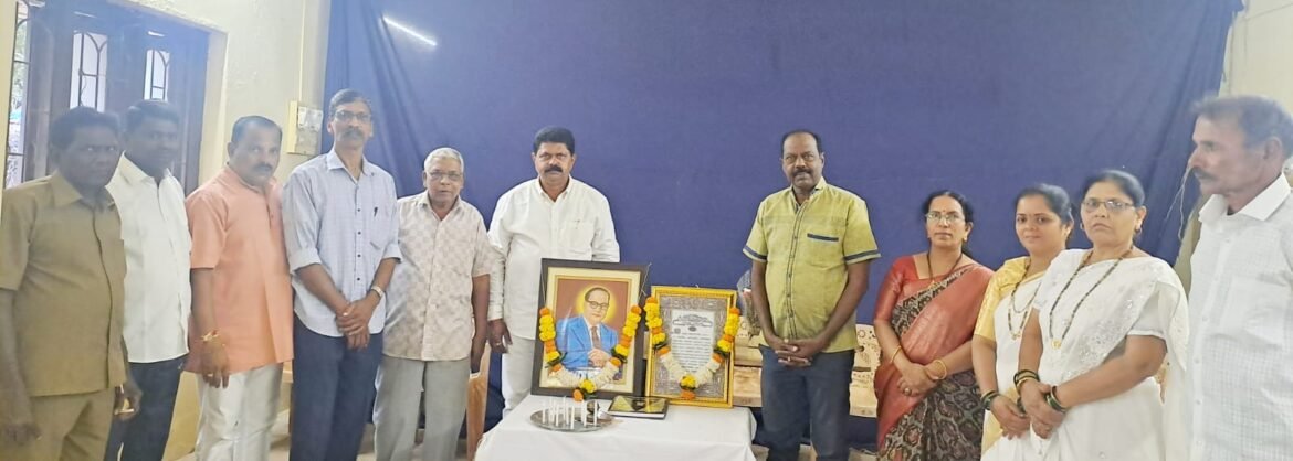 भाजपा सिंधुदुर्ग आयोजित संविधान गौरव अभियानाच्या वस्ती संपर्क मोहीमेत वेंगुर्ले शहरातील आनंदवाडी समाजमंदिरात कार्यक्रमाचे आयोजन