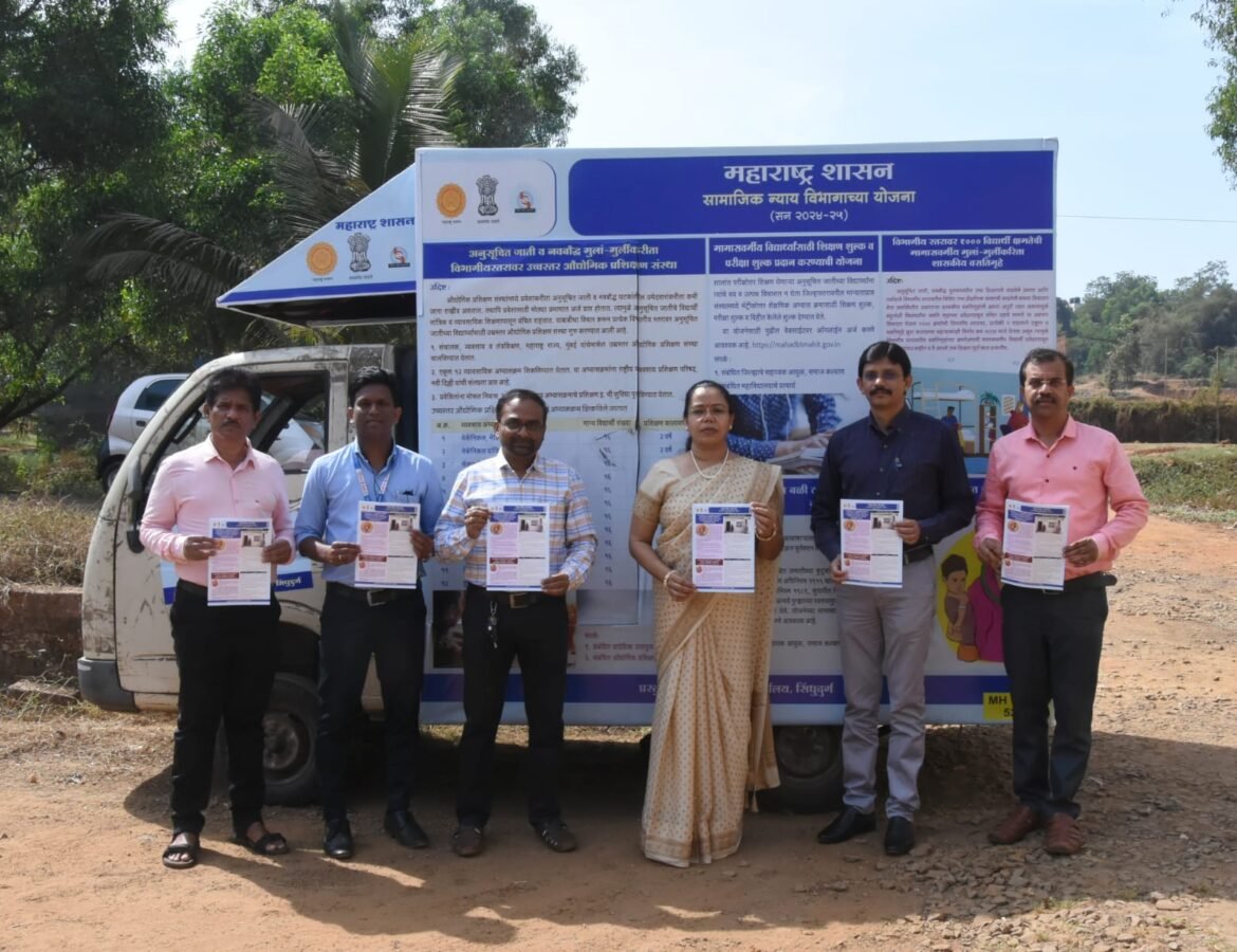 जिल्हा माहिती कार्यालयाच्या चित्ररथाला नागरिकांचा प्रतिसाद