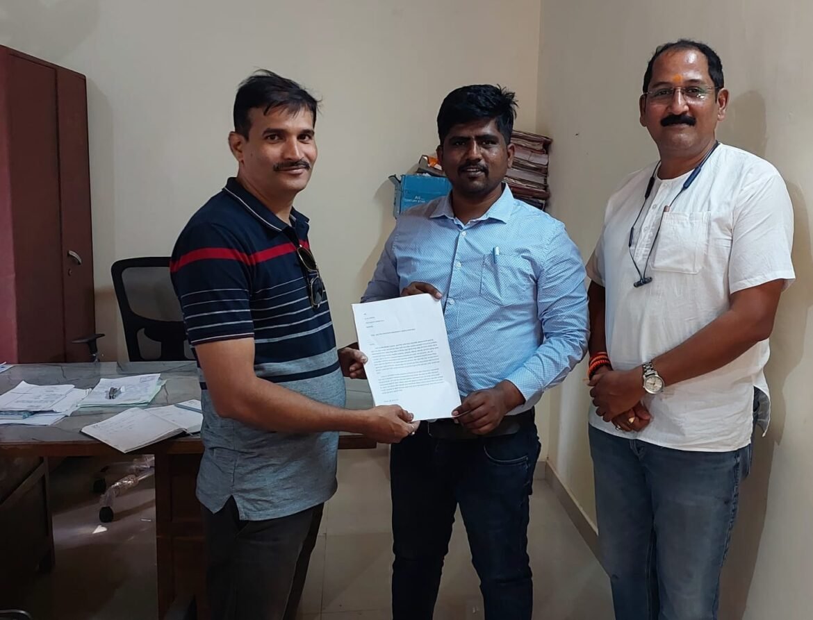 बांदा एसटी स्टँड नजीक साईड रोडची मागणी