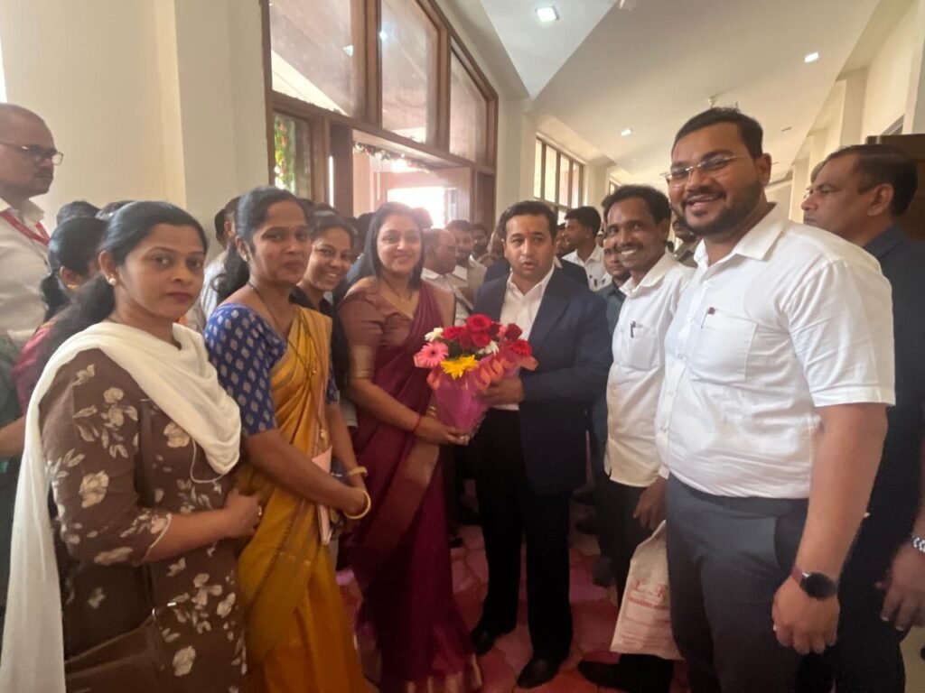 कुडाळ शहरातील मच्छी मार्केट साठी असलेली जागा कुडाळ नगरपंचायतीला हस्तांतरित करण्यात यावी