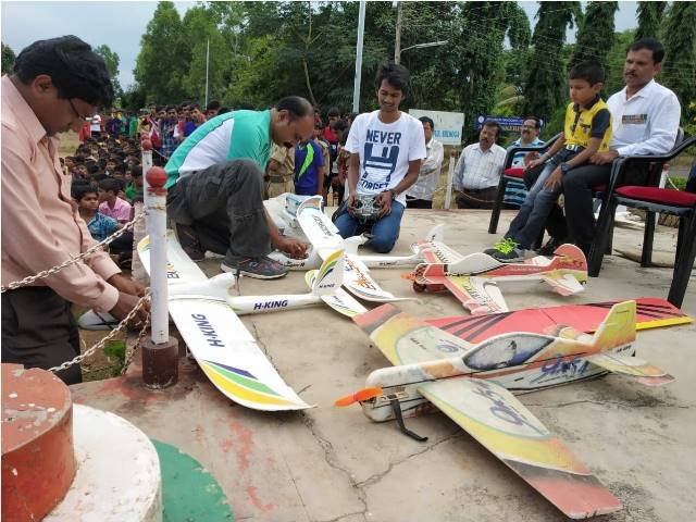 सिंधुदुर्गात प्रथमच थरारक एरोमॉडेलिंग शोचे आयोजन