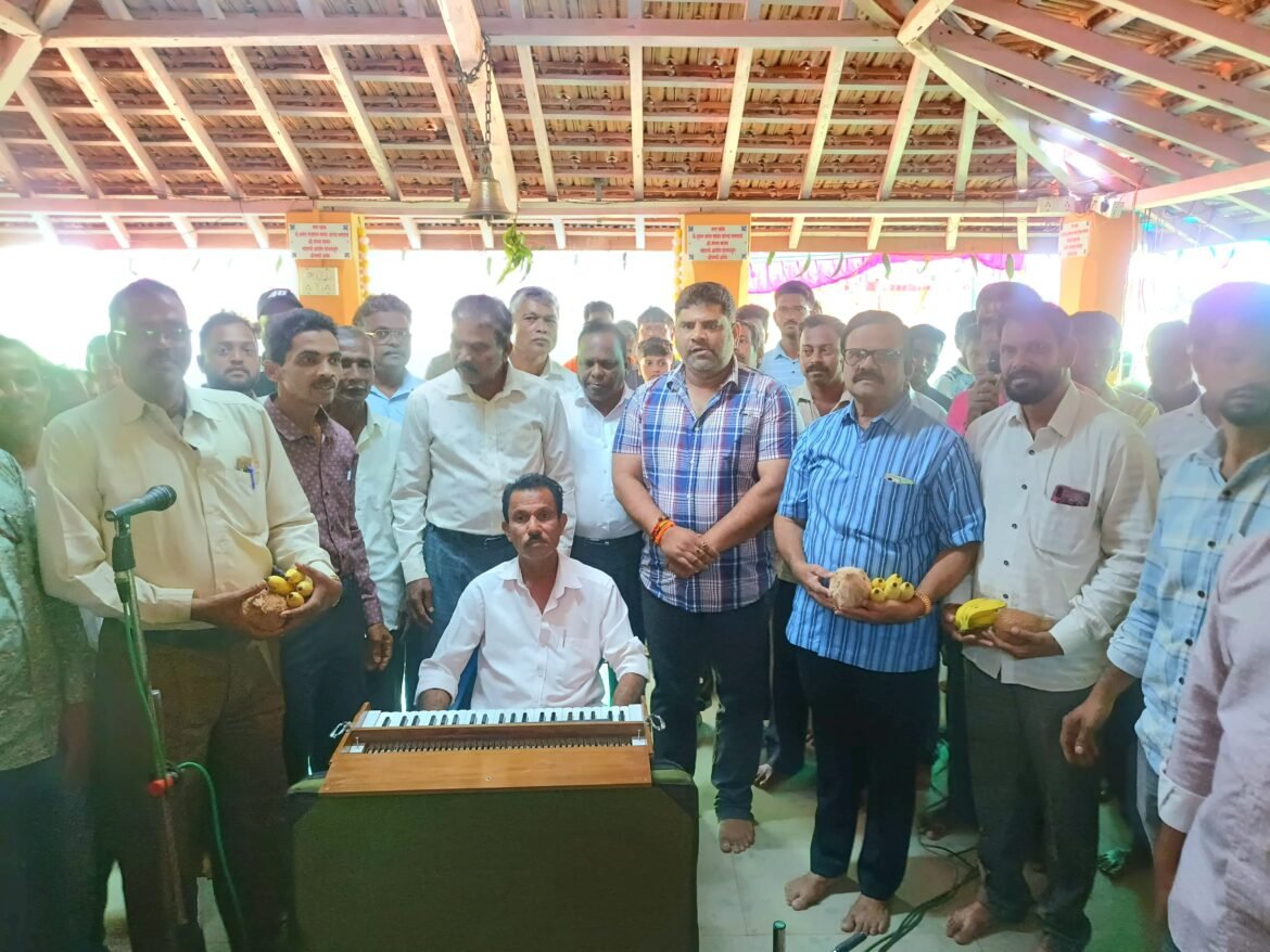 तेंडोली श्री गणेश मंदिर येथे लोकसहभागातून उभारलेल्या सभामंडपाचे मा. आम. वैभव नाईक यांच्या हस्ते करण्यात आले उदघाटन