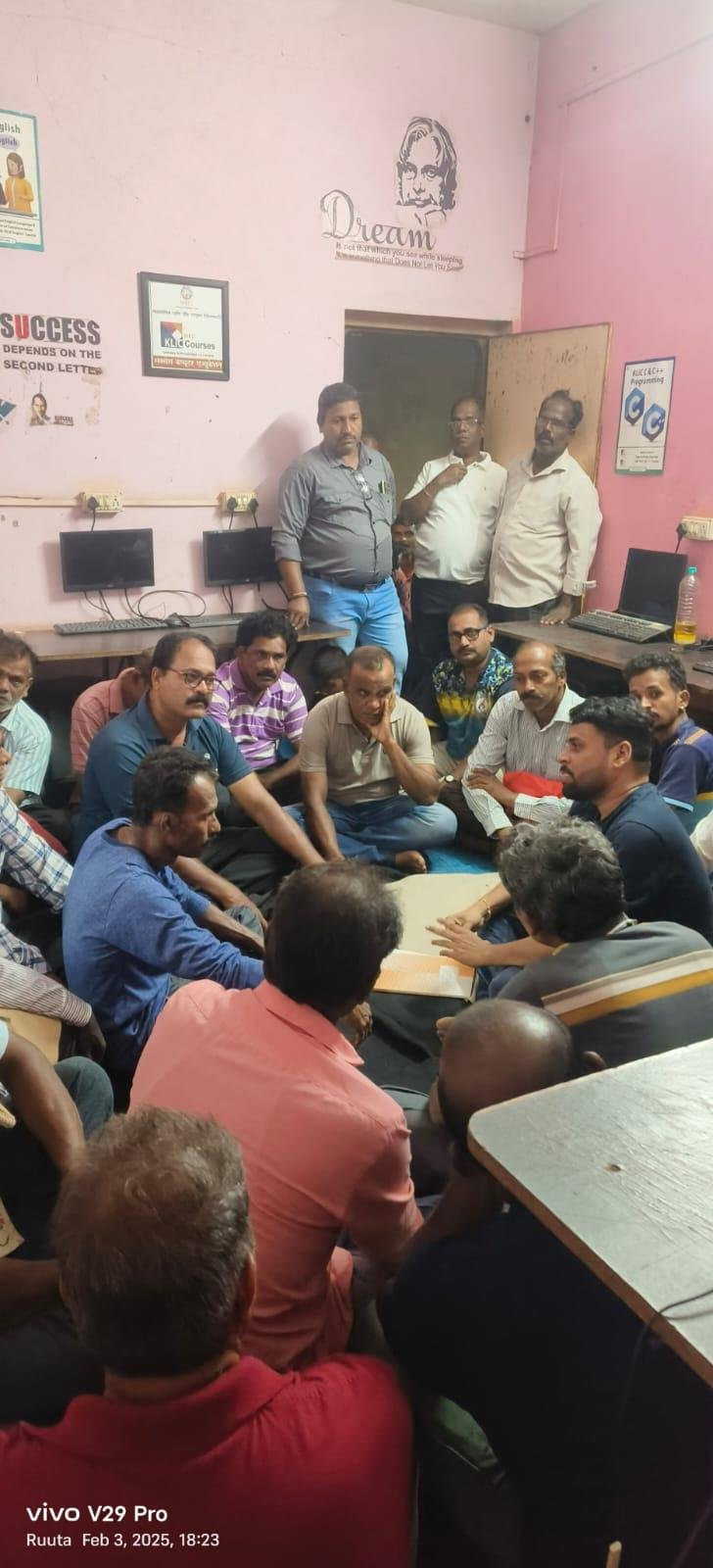 बांधकाम कामगारांच्या न्याय्य हक्कांसाठी कटिबद्ध !