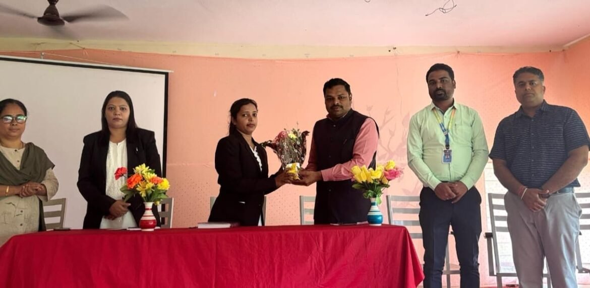 शिरवल विजयराव नाईक कॉलेज ऑफ फार्मसीमध्ये सायबर गुन्हे आणि पोस्को कायदा जनजागृती कार्यक्रम संपन्न