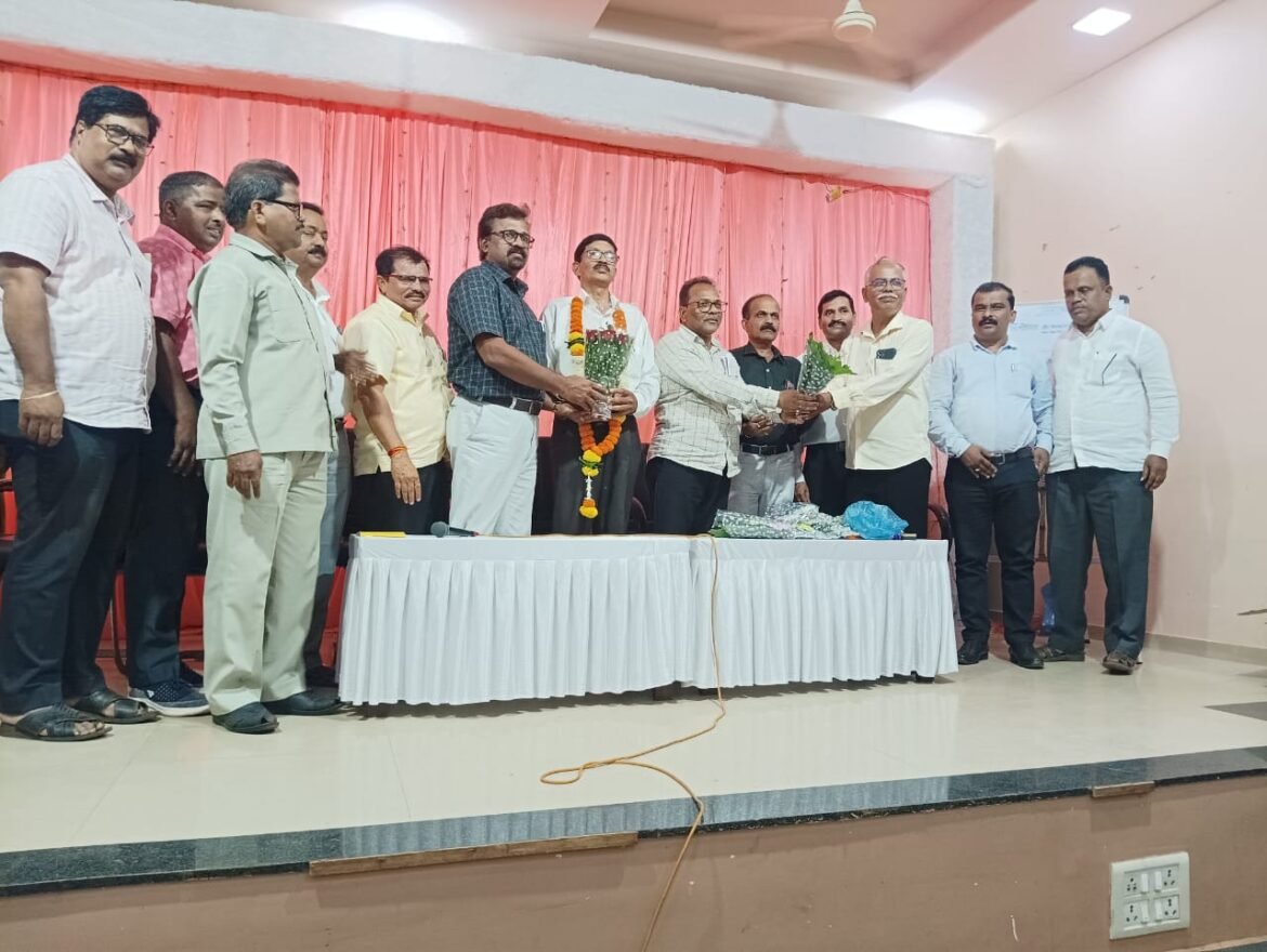 सिंधुदुर्ग जिल्हा मुख्याध्यापक संघाच्या अध्यक्षपदी श्री वामन तर्फे तर सचिव पदी श्री रामचंद्र घावरे