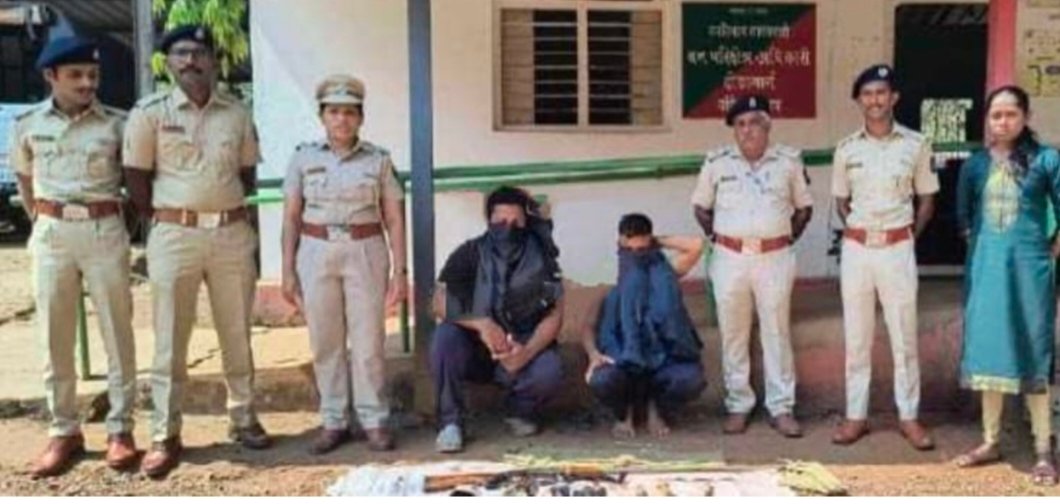 शिकारीच्या उद्देशाने फिरताना मांगेली येथे दोघे ताब्यात